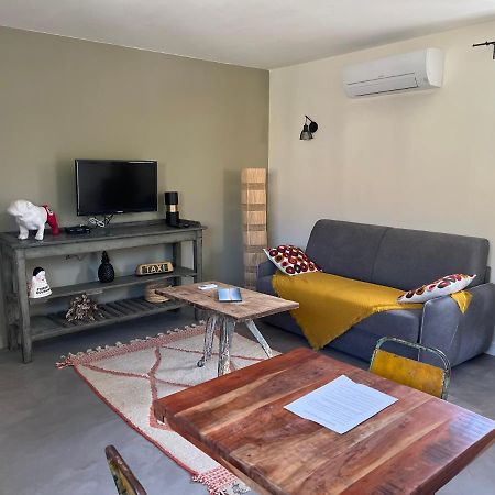 Ferienwohnung Studio Dans Les Alpilles Fontvieille Exterior foto