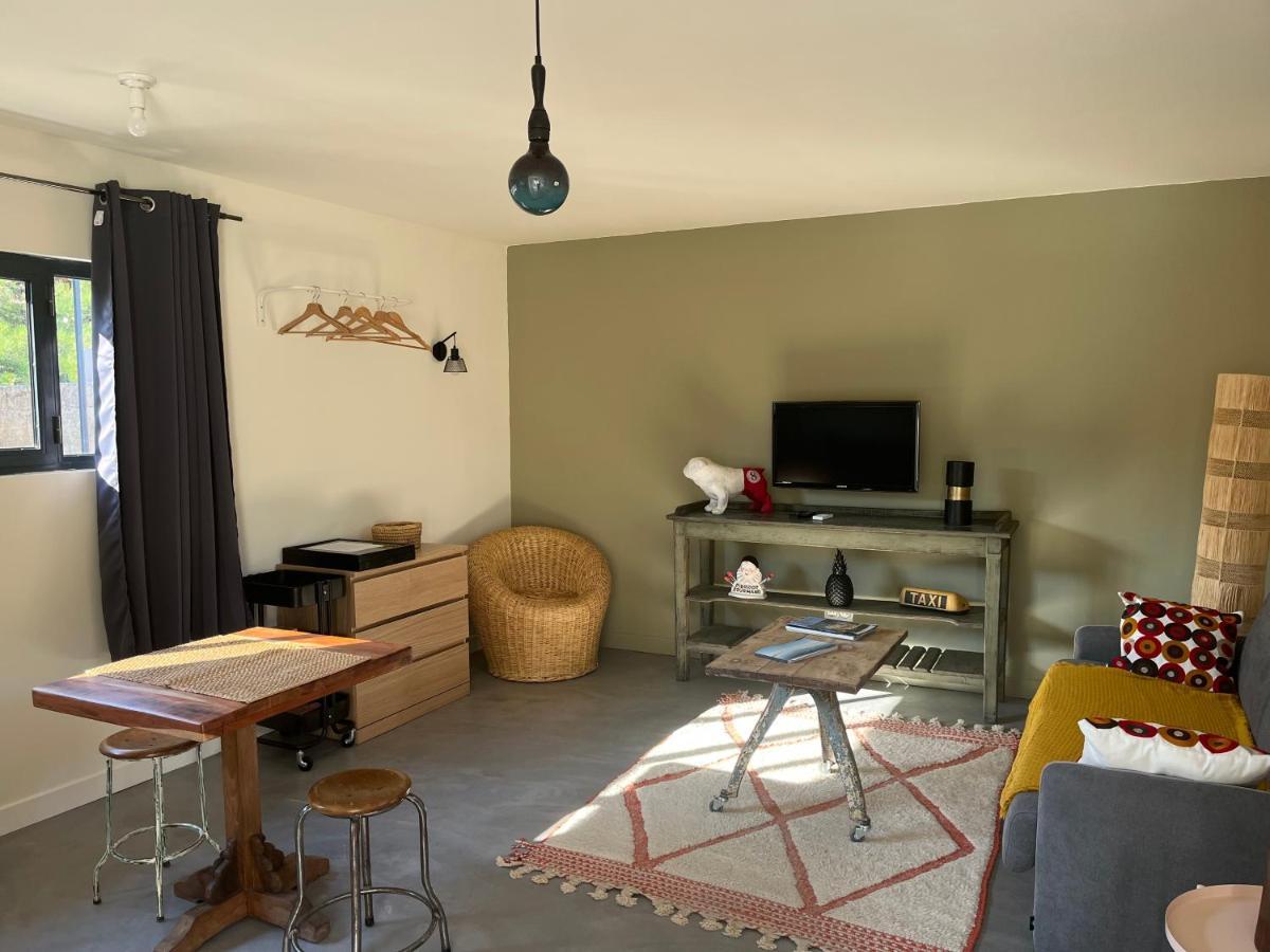 Ferienwohnung Studio Dans Les Alpilles Fontvieille Exterior foto
